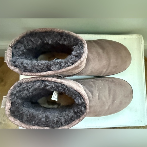 Ugg Classic Mini Boot - Picture 3 of 3